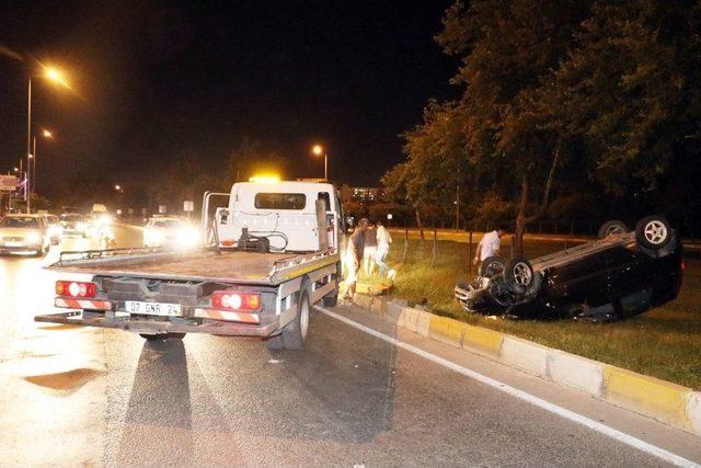 Takla Atıp Hurdaya Dönen Araçtan Çizik Dahi Almadan Kurtuldular