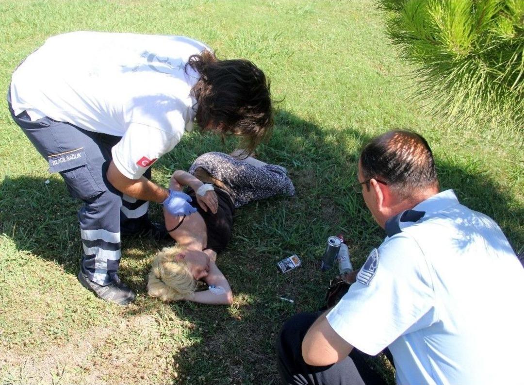 Gen&ccedil; Kadın Alkol Alıp Parkta Sızdı