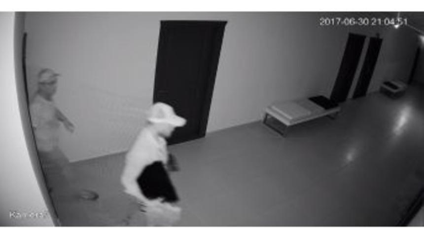 Belediye Binasından Evrak &Ccedil;alan Hırsızlar Yakalandı