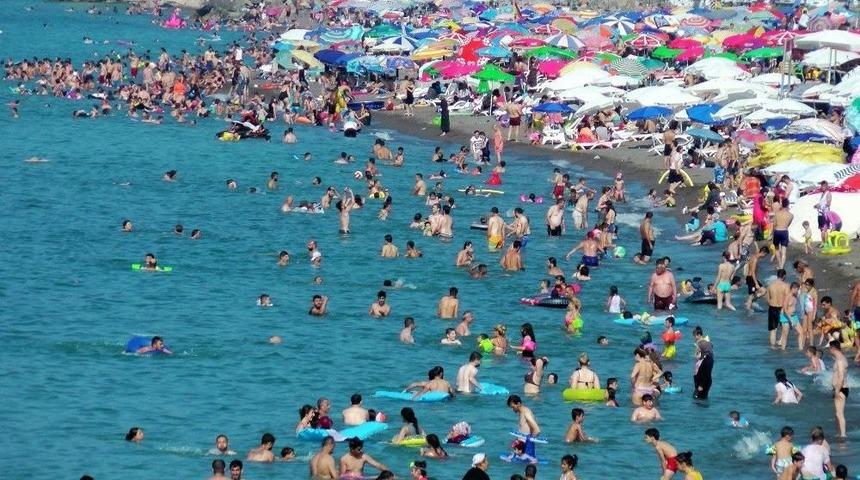 Ak&ccedil;akoca Sahilleri Miami Sahillerini Aratmadı