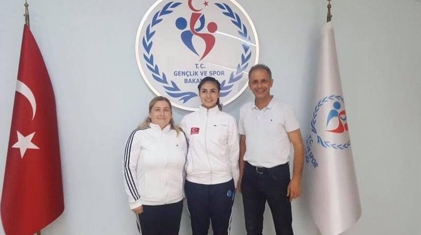 D&uuml;zceli Aslıhan D&uuml;nya Kupasına Katılacak