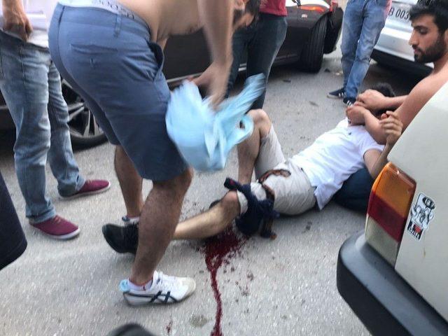 Otomobilin Bagajından Bir Şey Alan Şahsa Arkadan Otomobil Çarptı 1