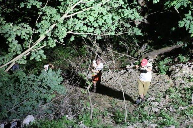 Çamlıhemşin'de Dereye Düşen Işadamı Boğuldu, Arkadaşı Kurtuldu