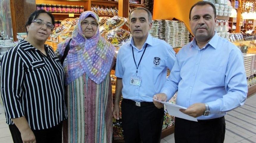 Şehit Annesi Kaybettiği Parasına 8 G&uuml;n Sonra Tekrar Kavuştu