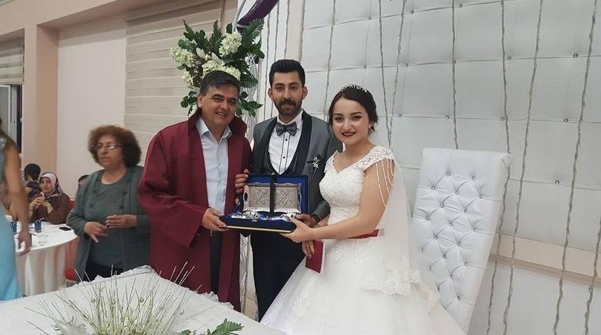 Başkan Yal&ccedil;ın, Gen&ccedil; &Ccedil;iftlerin Mutluluğuna Ortak Oldu