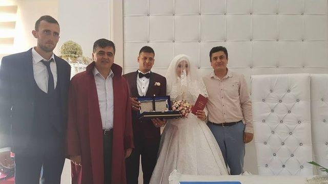 Başkan Yalçın, Genç Çiftlerin Mutluluğuna Ortak Oldu 1