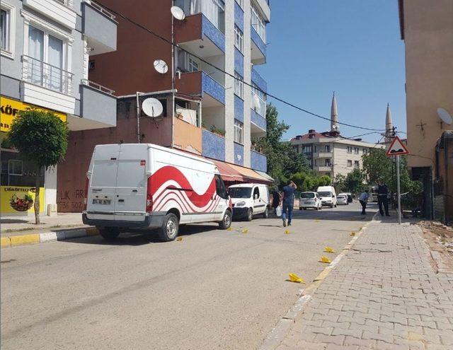 Sancaktepe’de Soyguncular Polisle Çatıştı: 4 Yaralı