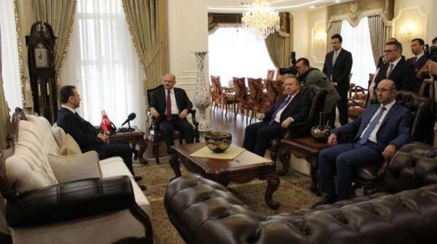 Bakan Işık, Kocaeli Valisi Aksoy'u Ziyaret Etti