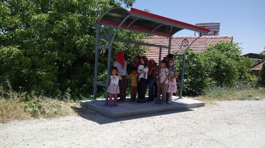 Kırsal Mahallelere 300 Otobüs Durağı