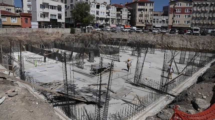 Otopark İnşaatı Devam Ediyor