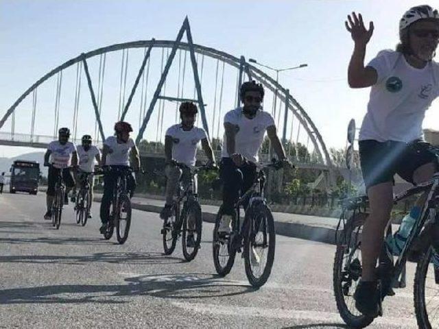 Van Gölü Kirlenmesin Diye 150 Kilometre Pedal Çevirdiler