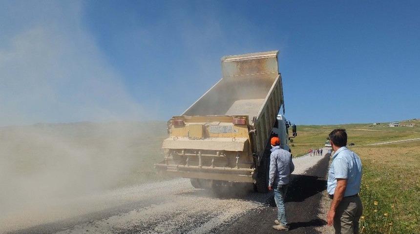 Muş&rsquo;ta Zorlu Asfalt &Ccedil;alışması