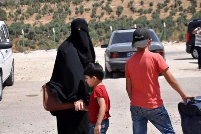 Bayramlaşmaya Giden Suriyeliler D&ouml;n&uuml;yor 1