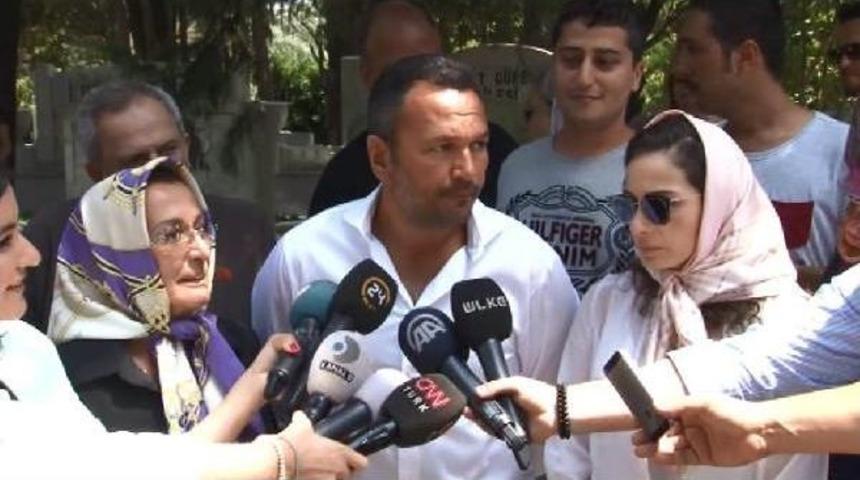 Sinemanın Unutulmaz Ismi Kemal Sunal Mezarı Başında Anıldı