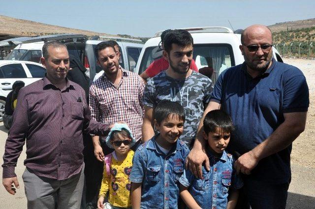 Bayramlaşmaya Giden Suriyeliler D&ouml;n&uuml;yor 1