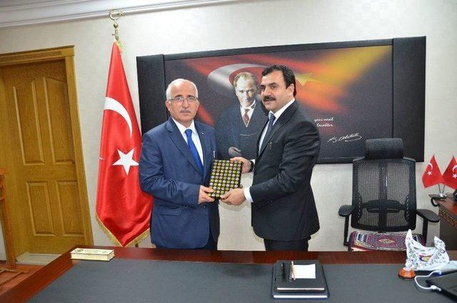 Vali Tuna&rsquo;dan İl Milli Eğitime Veda Ziyareti 2