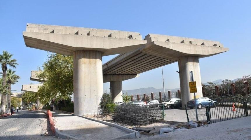 Demirtaş&rsquo;tan "ucube Viyad&uuml;k" Eleştirisi