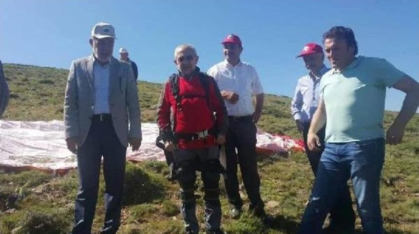 Ak Partili Vekil, Yama&ccedil; Paraş&uuml;t&uuml;yle Şenlik Alanına Indi