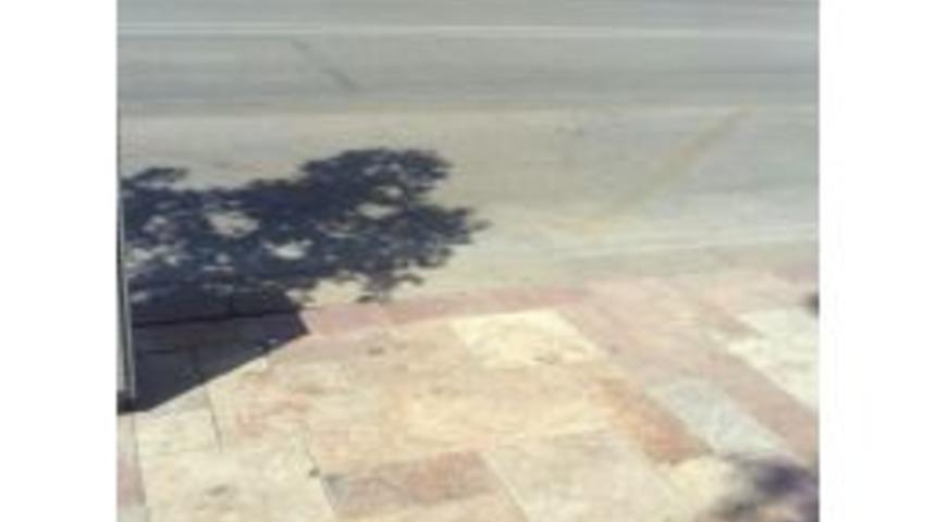 Denizli&rsquo;de Durakta Bekleyen Vatandaşa Pompalı Silahla Saldırı