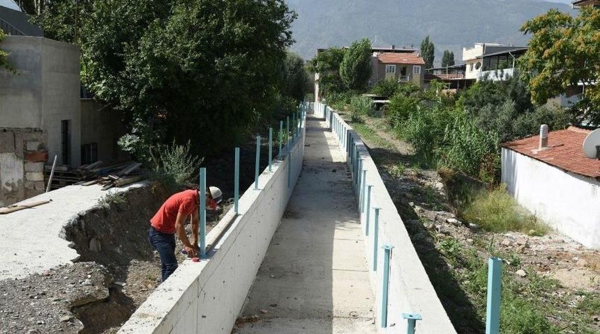 &Ouml;nce Dere Islah Edildi Şimdi G&uuml;venlik Tedbirleri Alınıyor