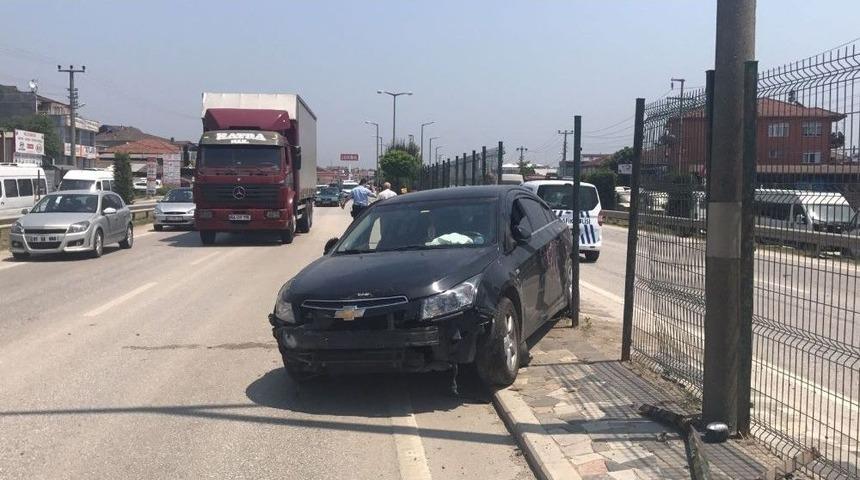 D&uuml;zce&rsquo;de Trafik Kazası: 3 Yaralı