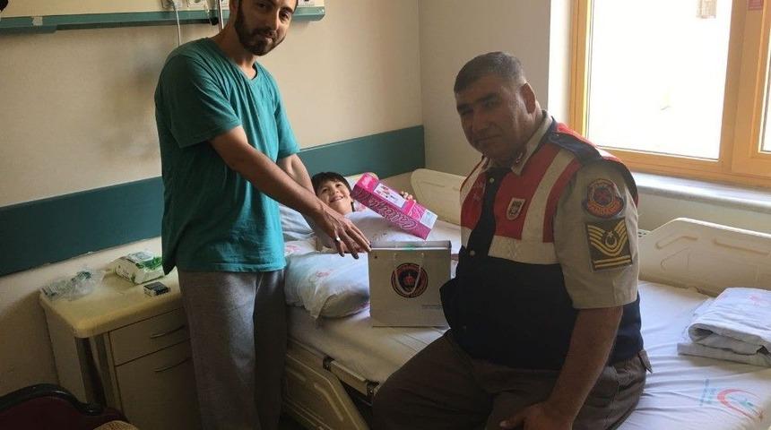 Jandarmanın M&uuml;dahalesi 8 Yaşındaki &Ccedil;ocuğun Hayatını Kurtardı