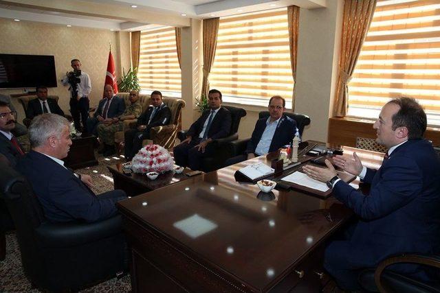 Vali Pehlivan, G&ouml;reve Başladı 1