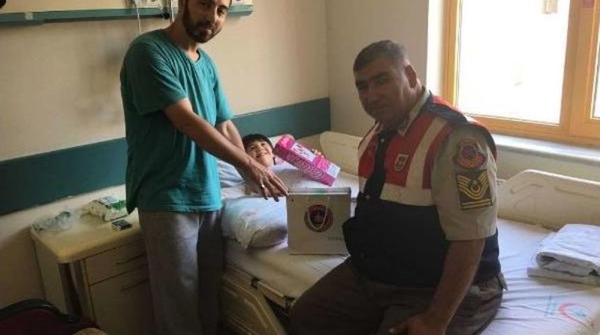 Kalbi Duran &Ccedil;ocuğa M&uuml;dahale Eden Jandarma Hayat Kurtardı