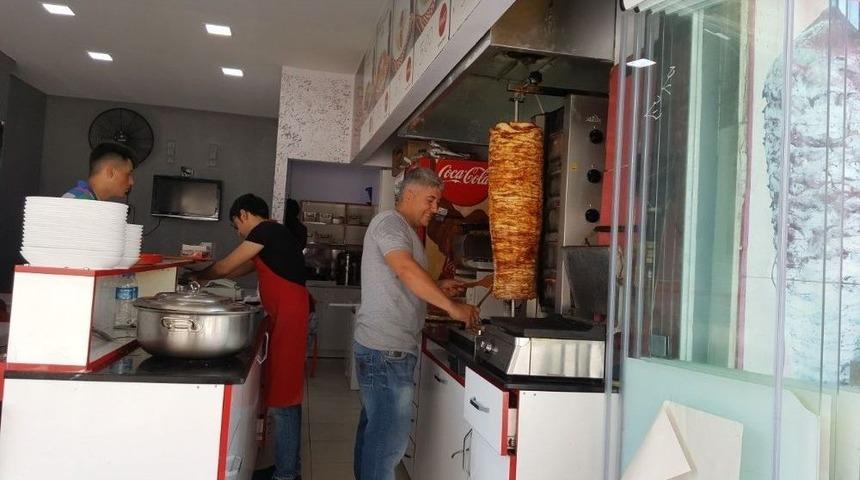 D&ouml;nerle Birlikte Pişiyorlar