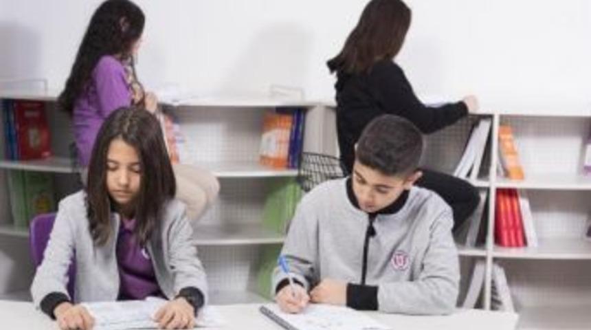 Uğur Teog Tercih Ofisleri &Ouml;ğrencilere Kariyer Desteği Sunuyor