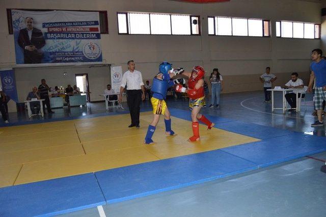 Muay Thai İl Se&ccedil;meleri Besni&rsquo;de Yapıldı 1