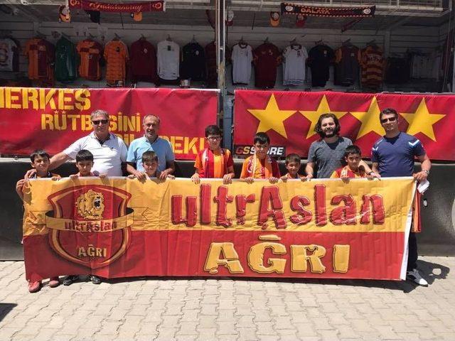 Ultraslan Tır’ı Ağrı’da Galatasaray Taraftarlarını Bekliyor