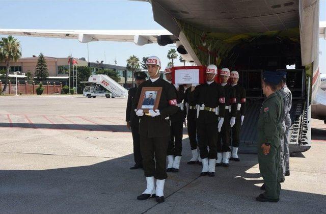 Şehit Uzman Çavuş Oğuzhan Sezer’in Cenazesi Adana’ya Getirildi