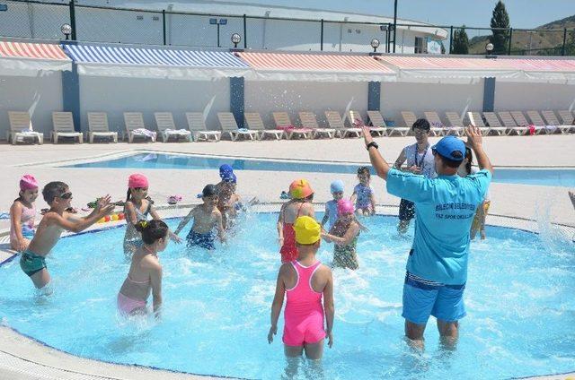 Bilecik’te Yaz Spor Okullarında Yüzme Kursları Başladı