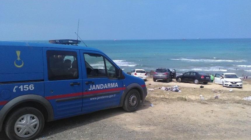 Kilyos Sahilinde Denizin Dalgalarına Kapılan Gen&ccedil; Boğularak Hayatını Kaybetti