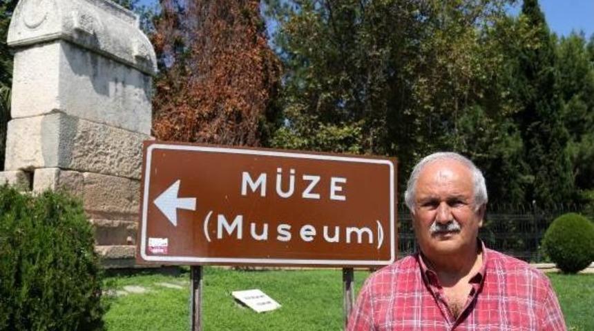 Tartışılan S&uuml;tunlar M&uuml;zeye Taşındı (2)