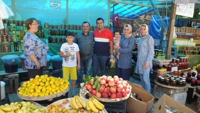 Balıkesir’de Karayolu Pazarı İlgi Görüyor