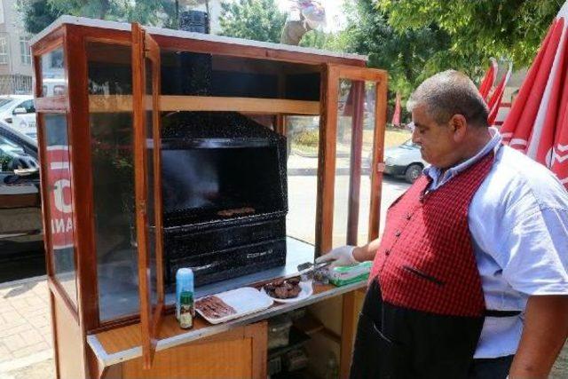 Köfteci Hasan Usta Ekmek Teknesine Kavuştu