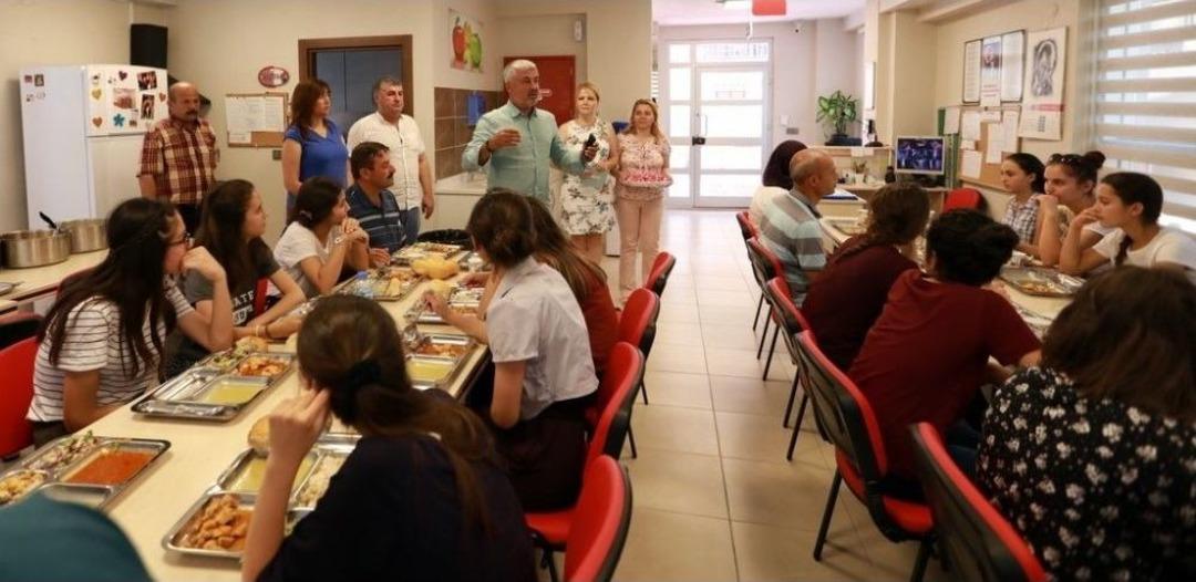 Manavgat Belediyesi&rsquo;nden Kız &Ouml;ğrencilere Yaz Kampı