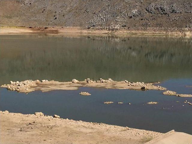 &Ccedil;at Barajında Tehlike &Ccedil;anları &Ccedil;alıyor 1