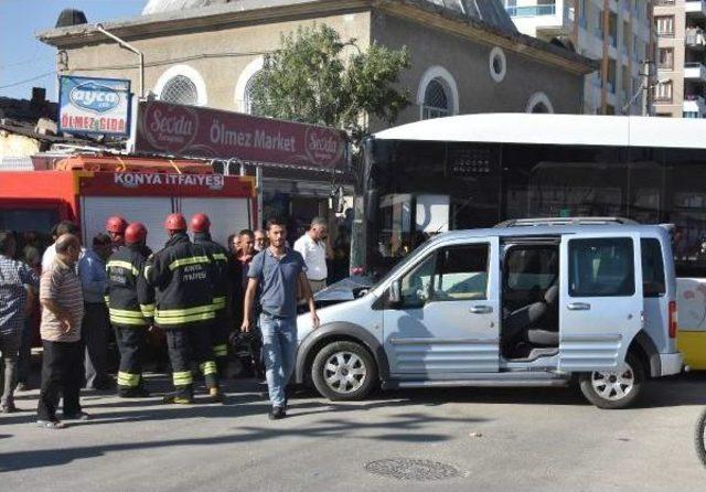 Kazada Yaralanan Yaşlı Kadını Itfaiyeciler Teselli Etti 2