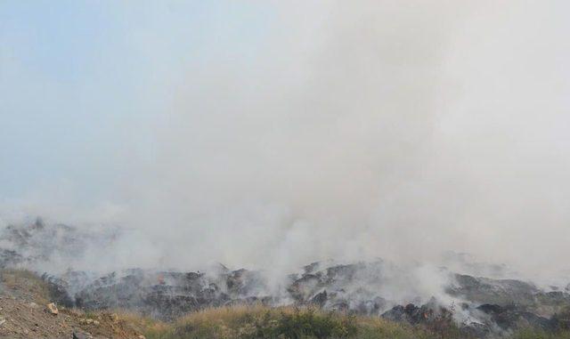 Şehir Çöplüğünde Çıkan Yangında Duman Tüm Kente Yayıldı