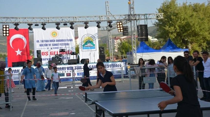 Tatvan&rsquo;da Tenis Turnuvası Start Aldı