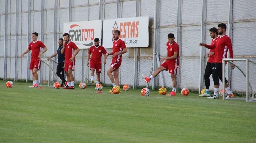 Sivasspor Yeni Sezona &Ccedil;ift Antrenmanla Hazırlanıyor