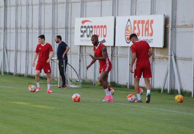 Sivasspor Yeni Sezona Çift Antrenmanla Hazırlanıyor