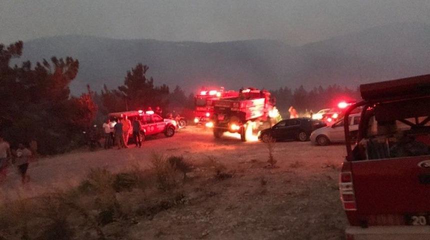 Denizli&rsquo;de &Ccedil;ıkan Orman Yangınında İki K&ouml;y Boşaltıldı