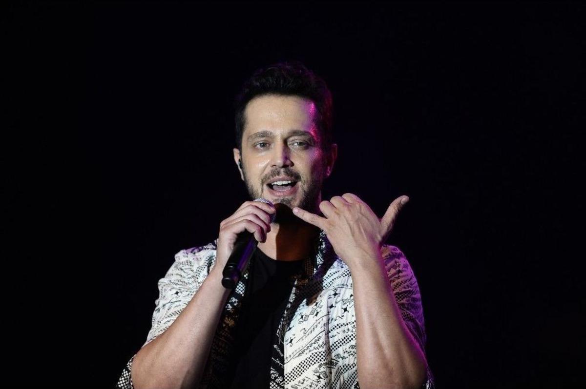 &Uuml;nl&uuml; Şarkıcı Murat Boz, Bursalı Hayranlarını Coşturdu