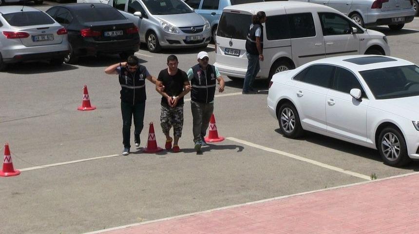 İngiliz Sevgilisinin Boynunu Ve Y&uuml;z&uuml;n&uuml; Kesen Şahıs Tutuklandı