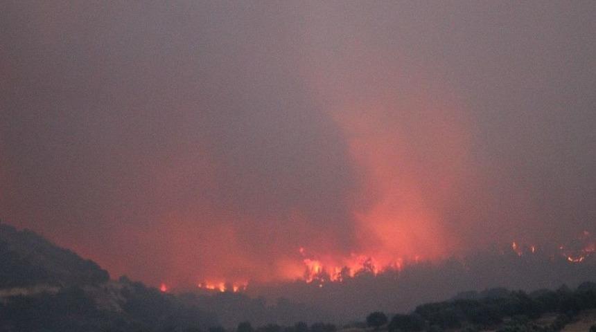 Denizli&rsquo;de Orman Yangını Devam Ediyor