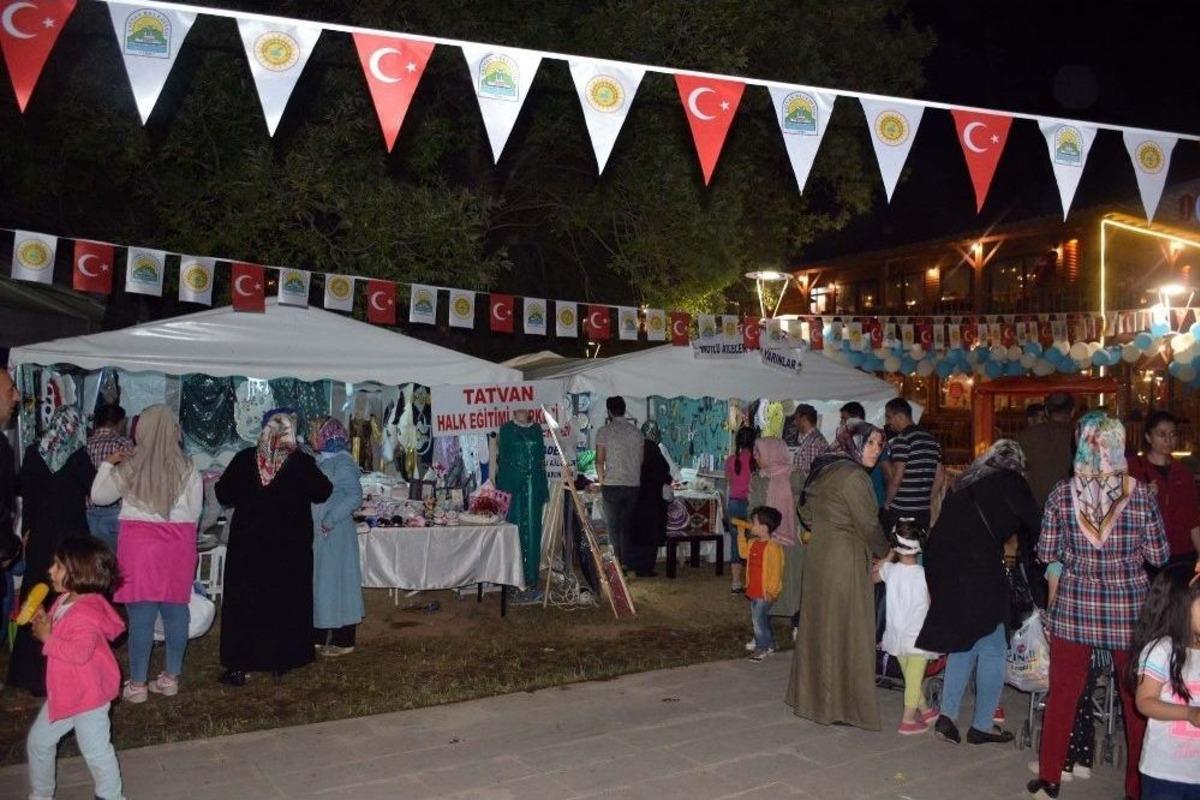 (&ouml;zel Haber) Tatvan&rsquo;da Yarım Asırdır Devam Eden Fuar Geleneği